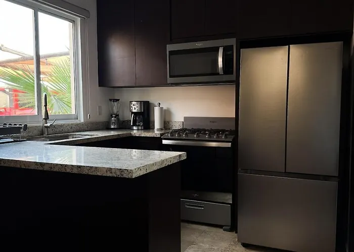 Modern 2br -3ba With Pool And Parking