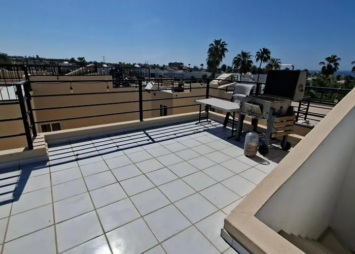 Modern 2br -3ba With Pool And Parking Villa
